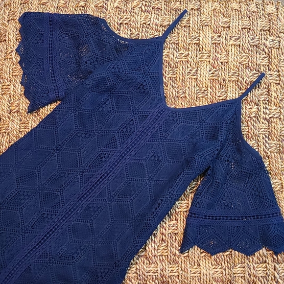 Laundry by Shelli Segal Cold Shoulder Lace Dress - Picture 6 of 9